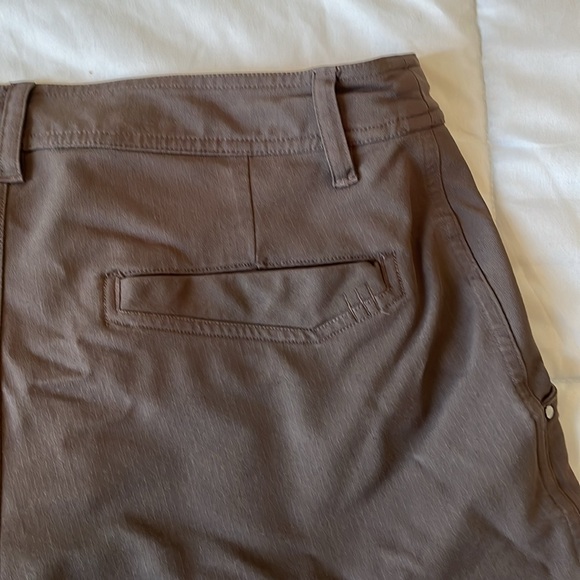 Men’s size 34 lululemon commission shorts - Picture 4 of 8